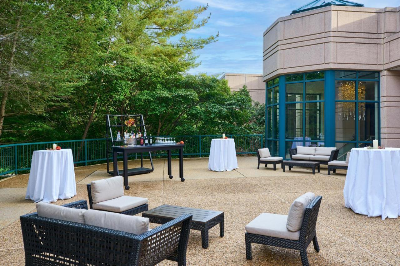 Falls Church Marriott Fairview Park Exteriör bild