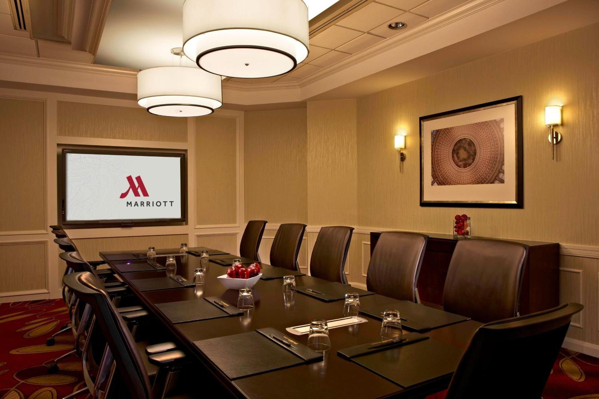 Falls Church Marriott Fairview Park Exteriör bild